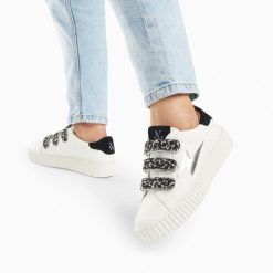 Vanessa Wu Sneakers | Baskets Eclair Lyanna Blanc Et Argent A Scratchs Leopard Noirs