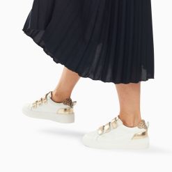 Vanessa Wu Sneakers | Baskets Eclair Oxanna Blanches A Scratchs Or