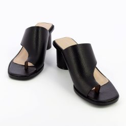 Vanessa Wu Sandales A Talon, Compensees | Mules Cyrielle Noires Passe-Pouce A Talon Rond