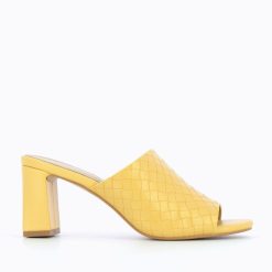 Vanessa Wu Sandales A Talon, Compensees | Mules A Talon Melaurie Jaunes Effet Tresse