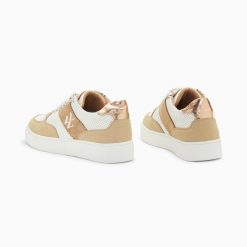 Vanessa Wu Sneakers | Baskets Monogramme Flavie Perforees Blanc Et Beige A Lacets